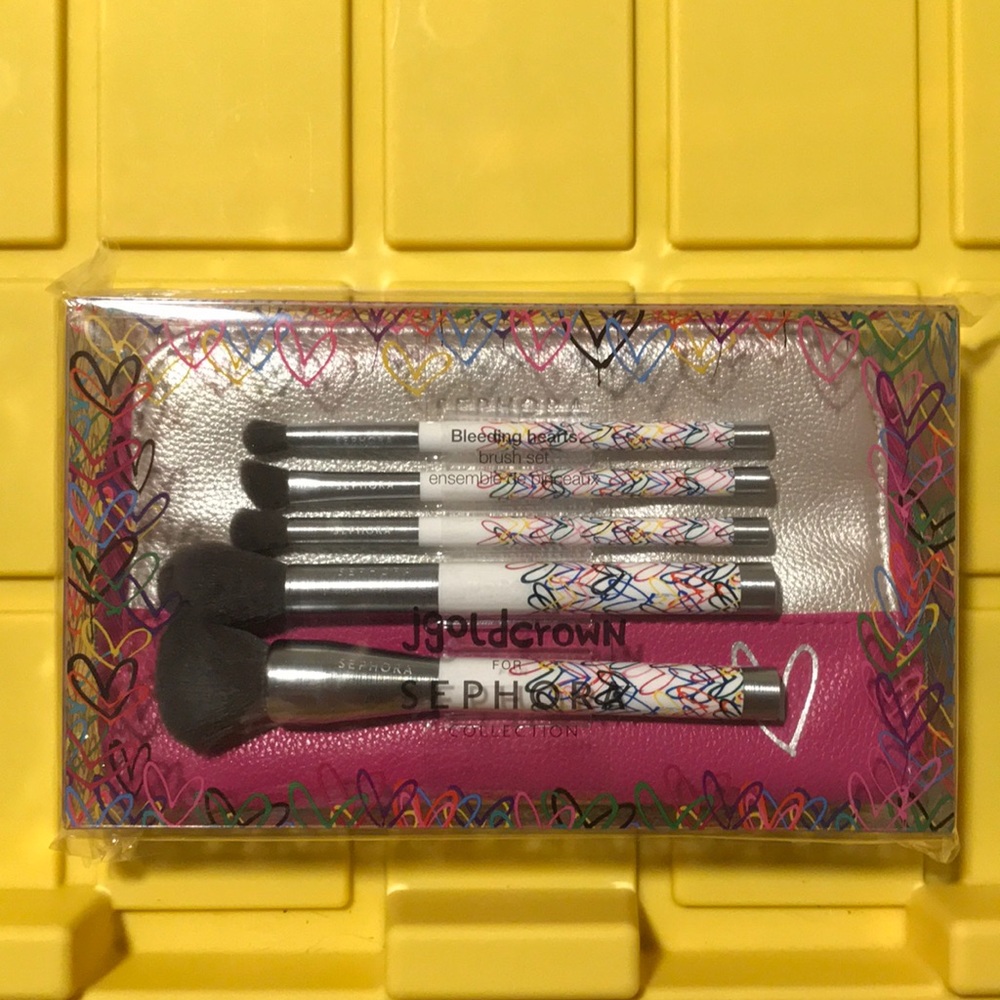 Sephora- JGoldCrown “Bleeding Hearts” Brush Set - Picture 2 of 7